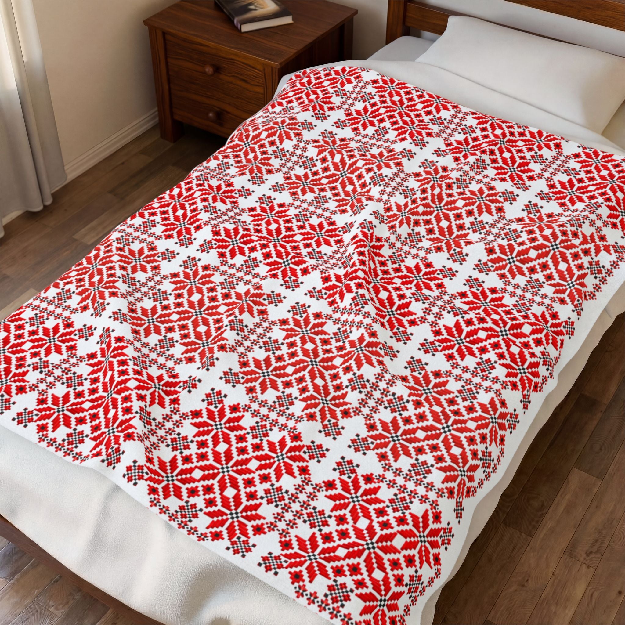 Red Nordic Snowflake Velveteen Plush Blanket — Cozy Holiday Throw