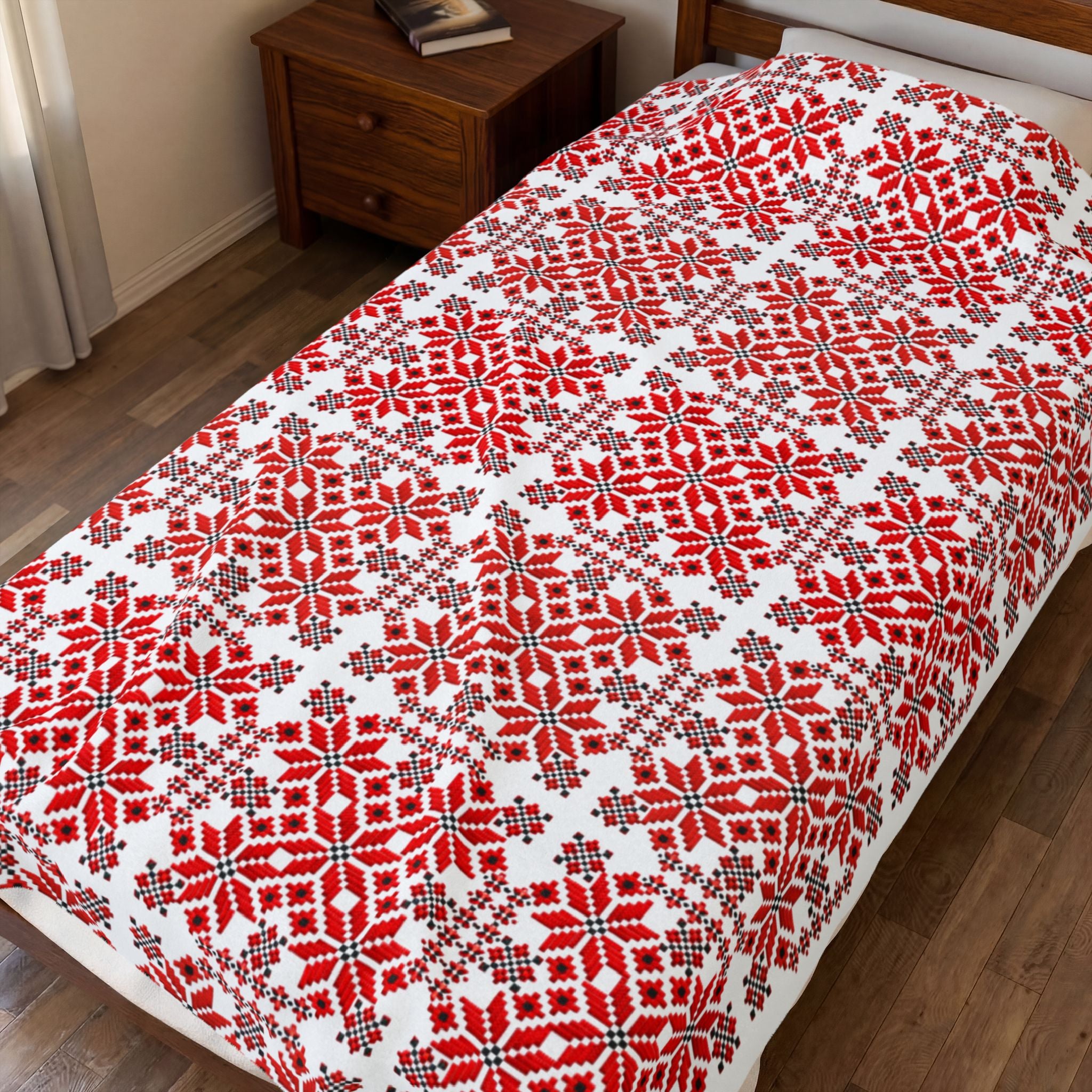 Red Nordic Snowflake Velveteen Plush Blanket — Cozy Holiday Throw